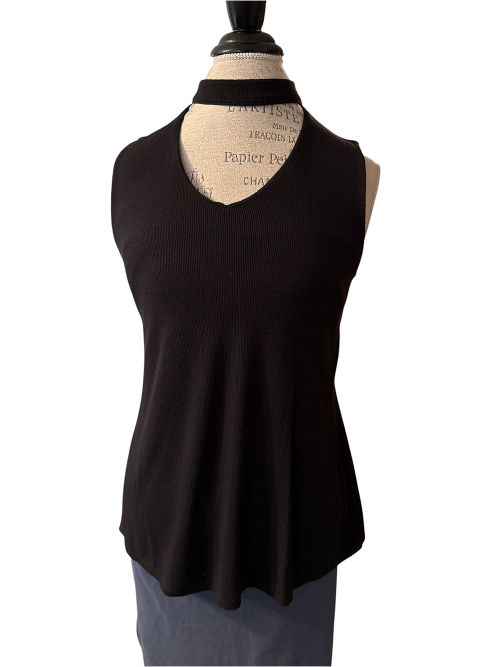 Ruff Hewn Black Sleeveless Choker V-Neck Tank - Picture 2 of 4